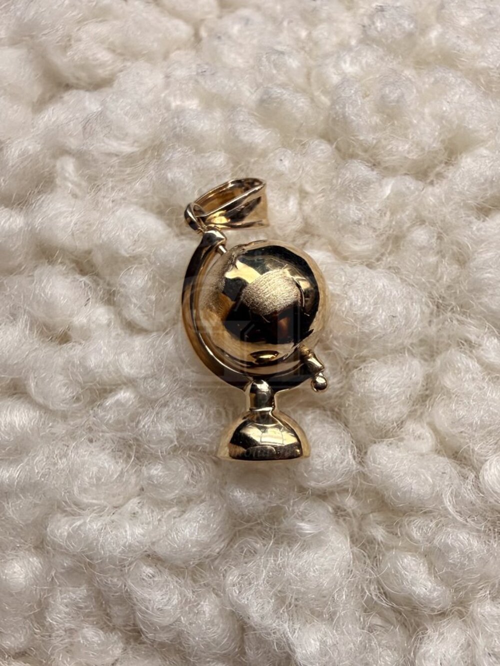 14K Yellow Gold Hollow Globe Pendant